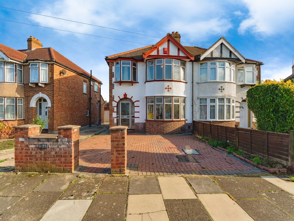 3 bed semidetached house for sale in Stanley Avenue, Greenford UB6, £