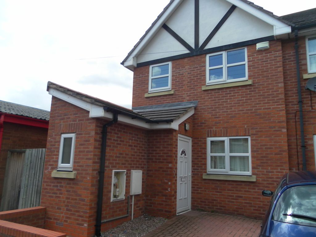 3 bed town house for sale in Egerton Road, New Ferry CH62 Zoopla