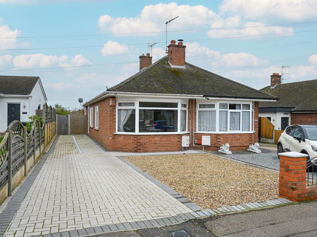 2 bed semidetached bungalow for sale in Chestnut Avenue, Bradwell, Great Yarmouth NR31, £