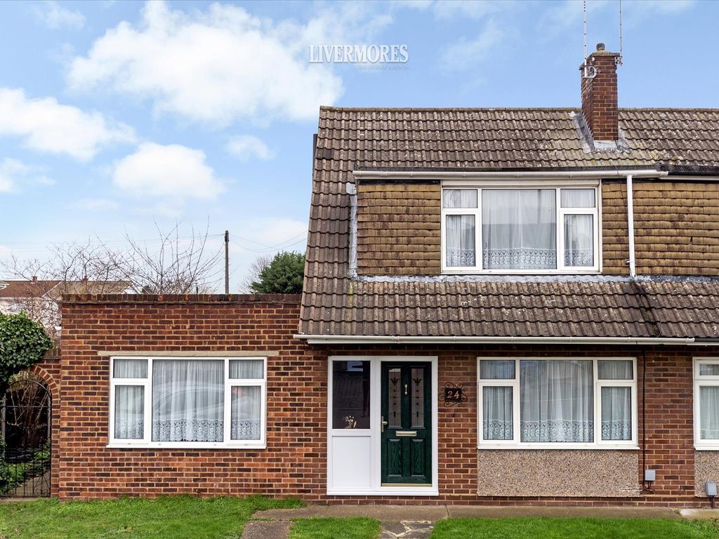 4 bed semidetached house for sale in Beult Road, Crayford, Kent DA1