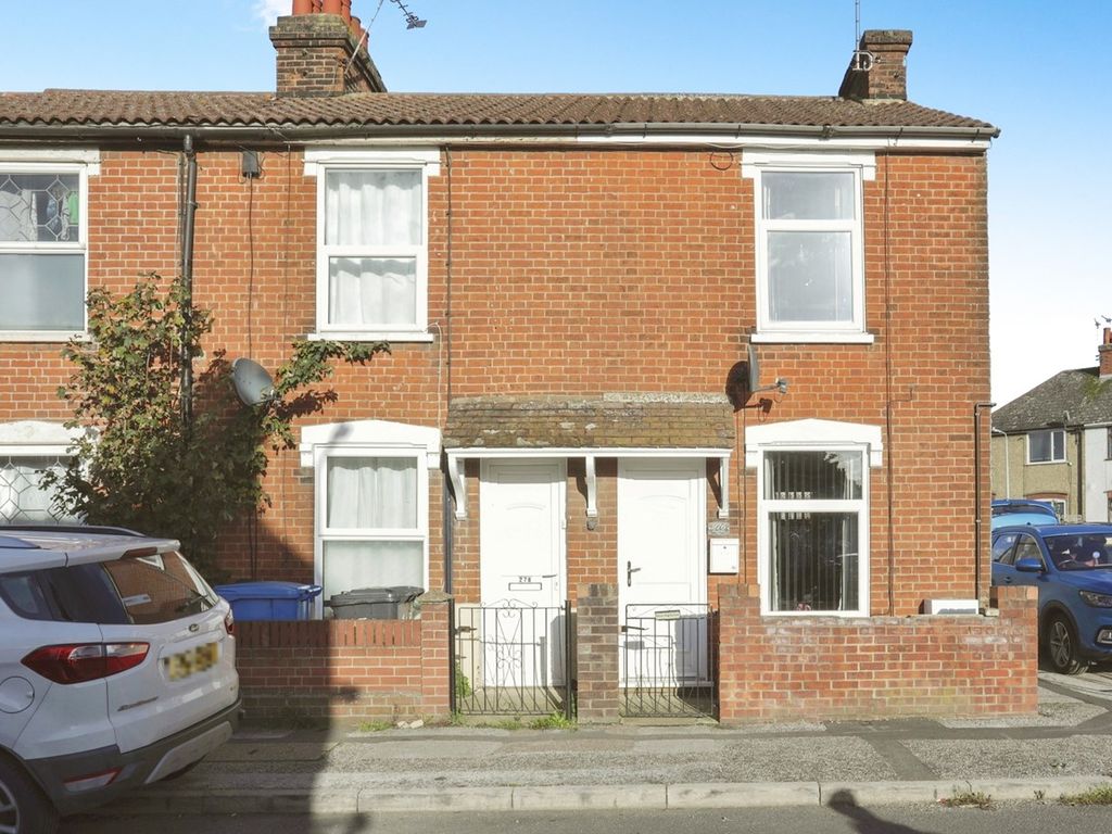 2 bed terraced house for sale in Bramford Lane, Ipswich IP1, £170,000