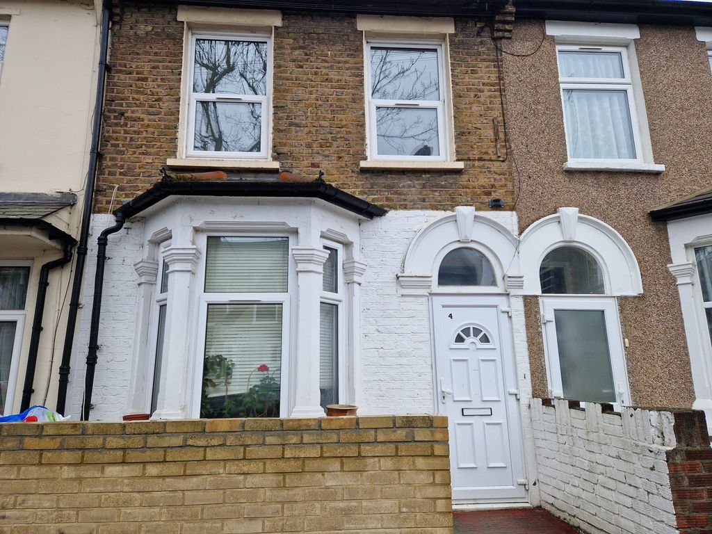 1 bed flat for sale in Corporation Street, London E15 Zoopla