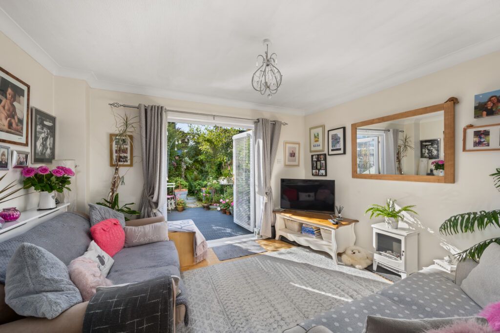 2 bed terraced house for sale in Aberfoyle Gardens, Broughty Ferry