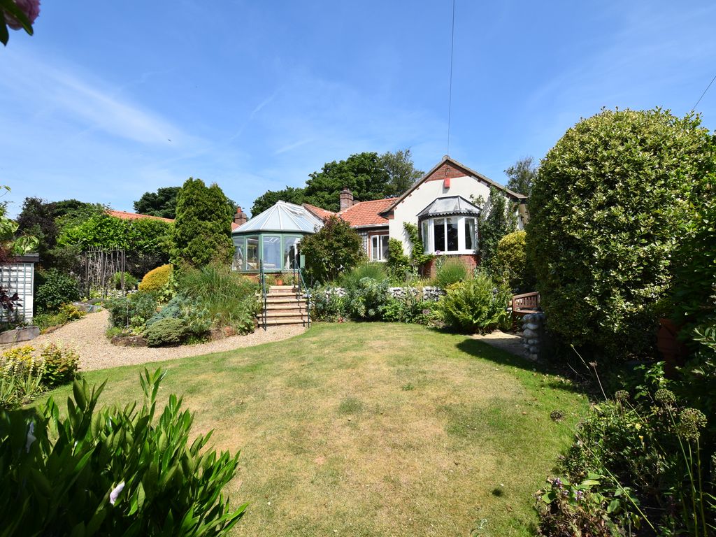 4 bed detached bungalow for sale in St. Austins Grove, Sheringham NR26