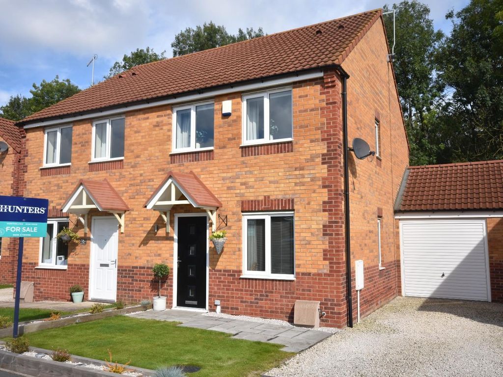 3 bed semidetached house for sale in Mizzen Road, Clowne, Chesterfield