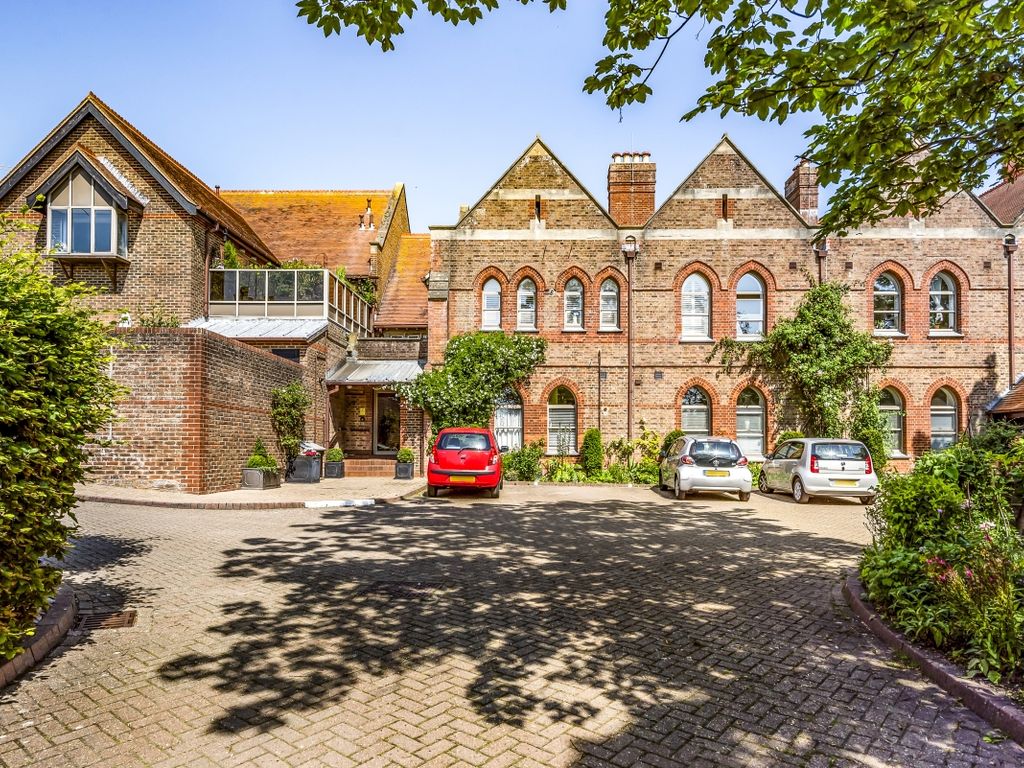 2 bed flat to rent in Rottingdean Place, Falmer Road, Rottingdean