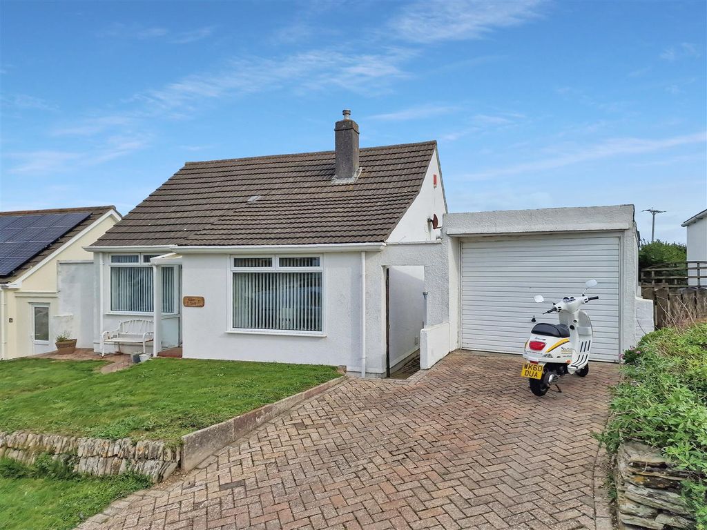 2 bed detached bungalow for sale in Lewarne Crescent, Porth, Newquay