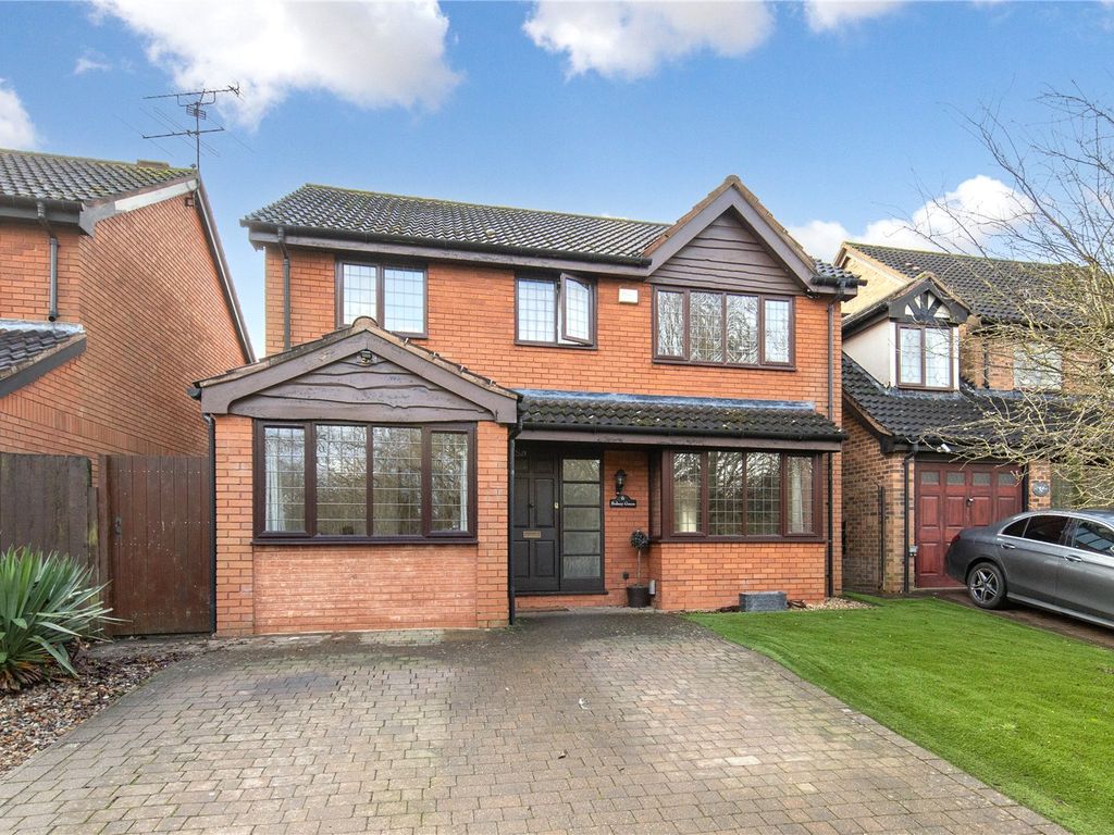 4 bed detached house for sale in Bolney Green, Luton, Bedfordshire LU2