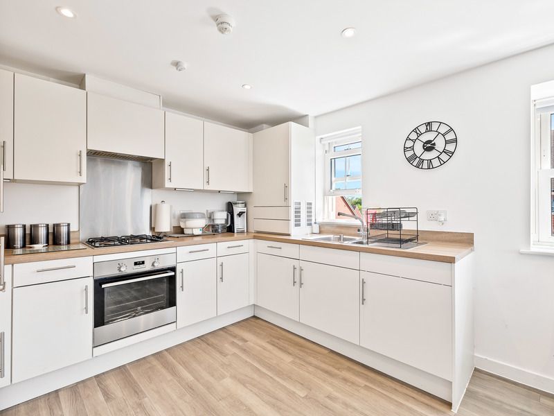 2 bed flat for sale in Ref Sb 7 ber Street, Westvale Park RH6, £