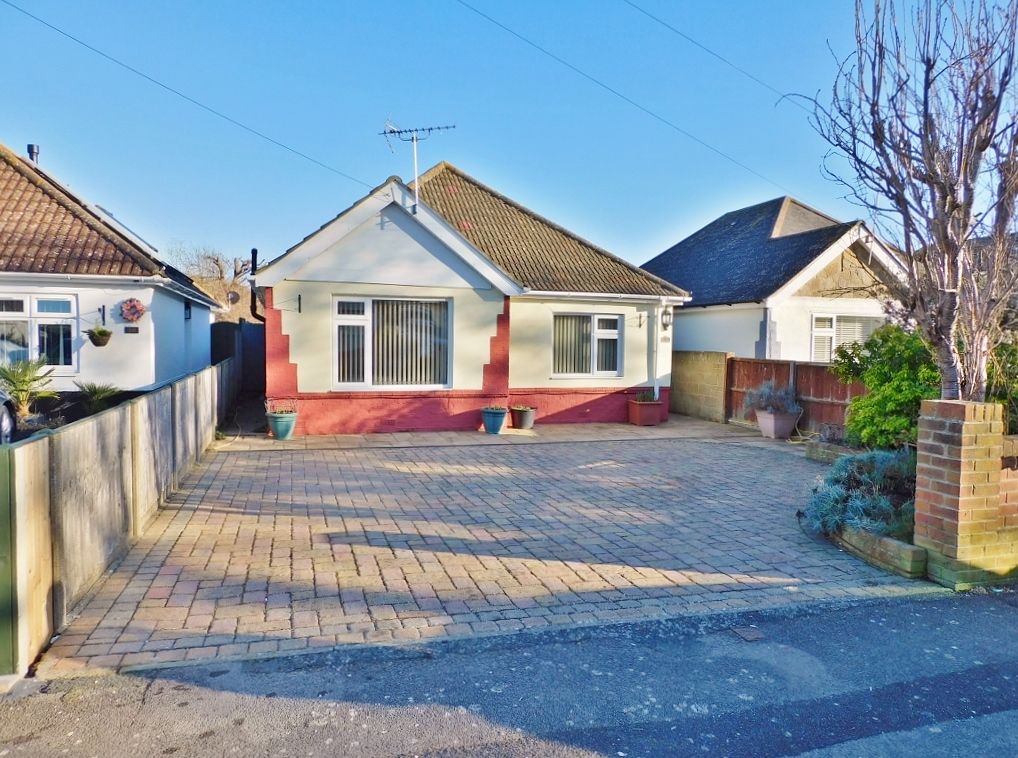 2 bed detached bungalow for sale in Southways, Stubbington, Fareham