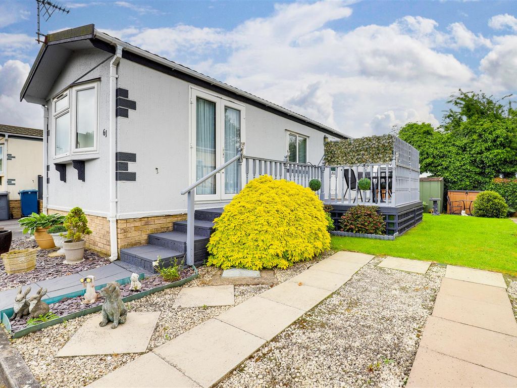 2 bed mobile/park home for sale in Harby Road, Langar, Nottinghamshire