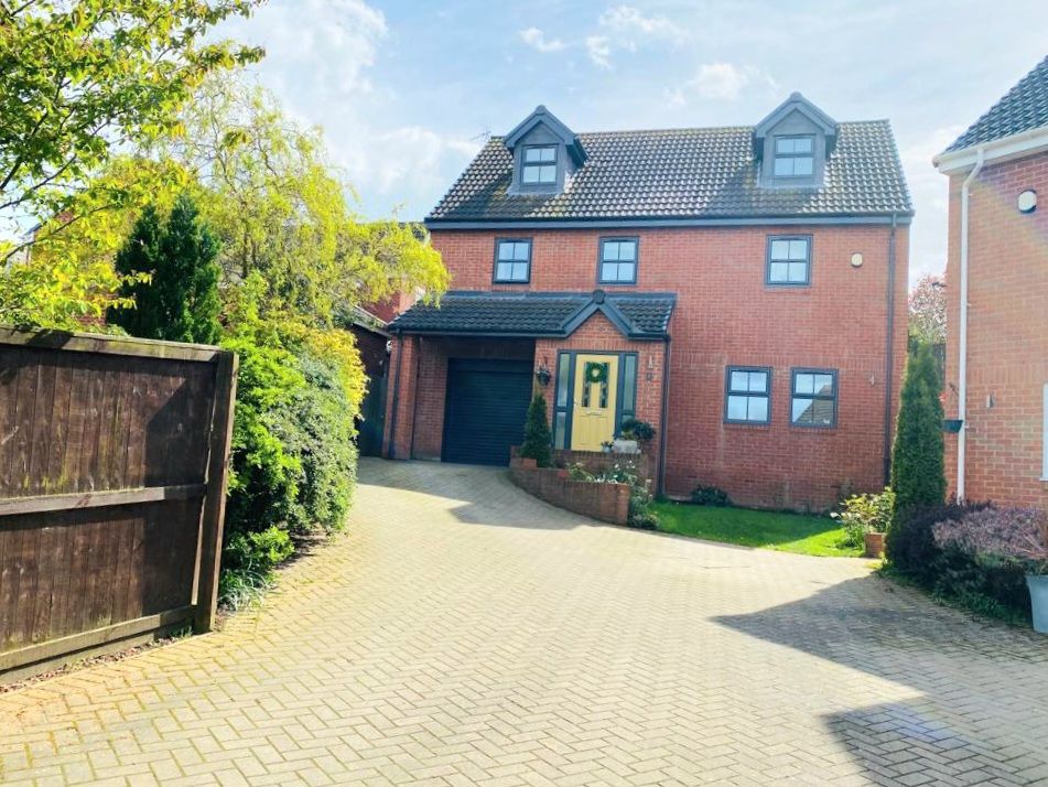 5 bed detached house for sale in Strothers Court, Rowlands Gill NE39