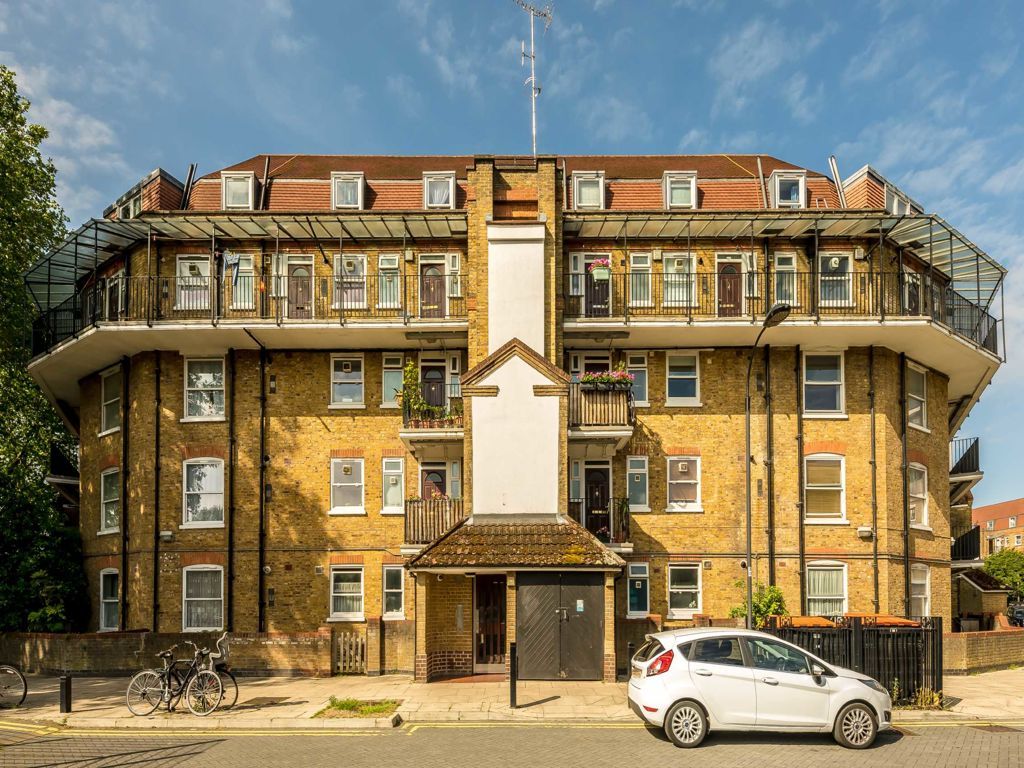 3 bed flat for sale in Fulham Road, London SW6, £525,000 Zoopla