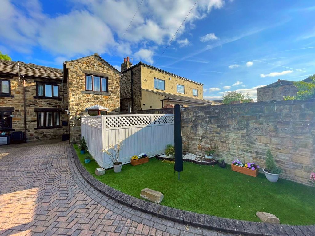 2 bed terraced house for sale in Vicar Lane, Ossett WF5 Zoopla