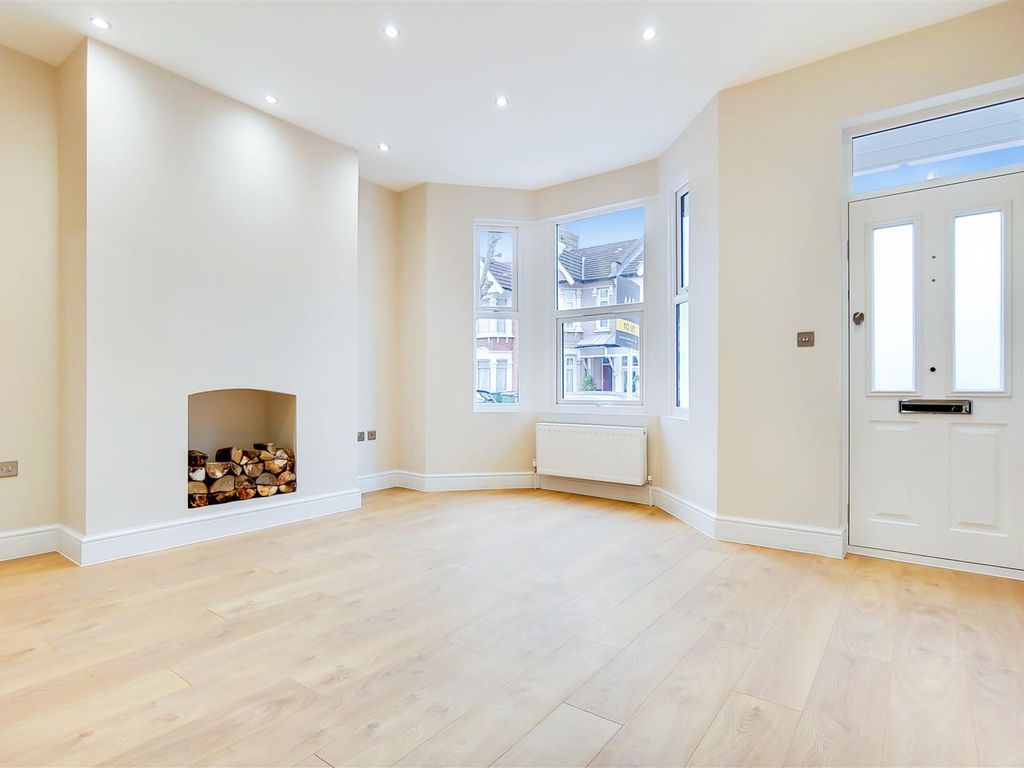 3 bed end terrace house to rent in Brampton Road, East Ham E6, £2,995