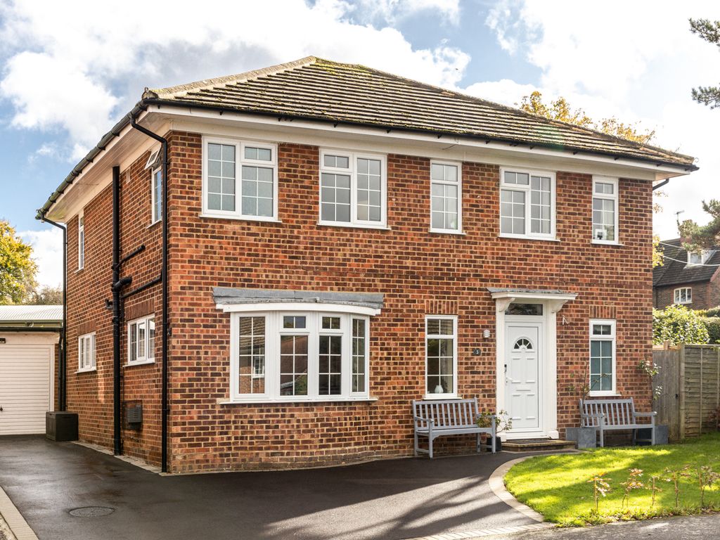 4 bed detached house for sale in Ladbroke Hurst, Dormansland, Lingfield