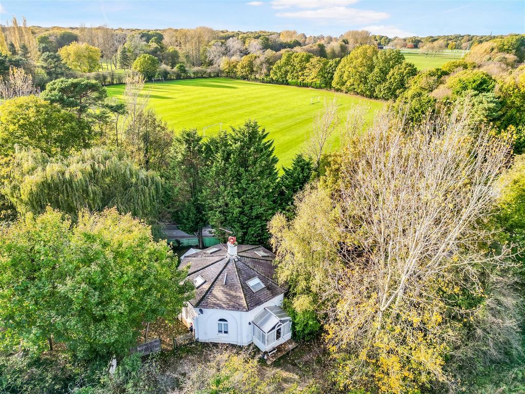 The Avenue, Brentwood CM13