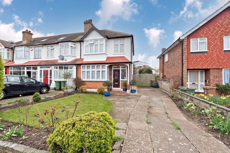 3 bed end terrace house for sale in Sandringham Road, Worcester Park