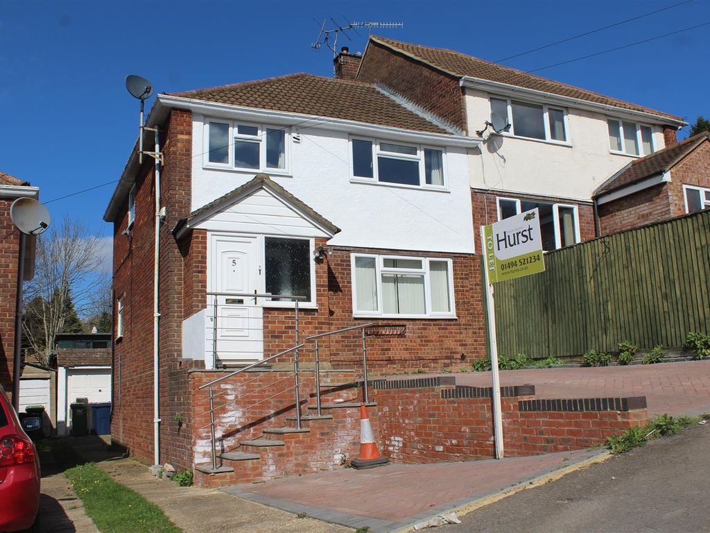 3 bed semidetached house to rent in Kingston Road, High Walk