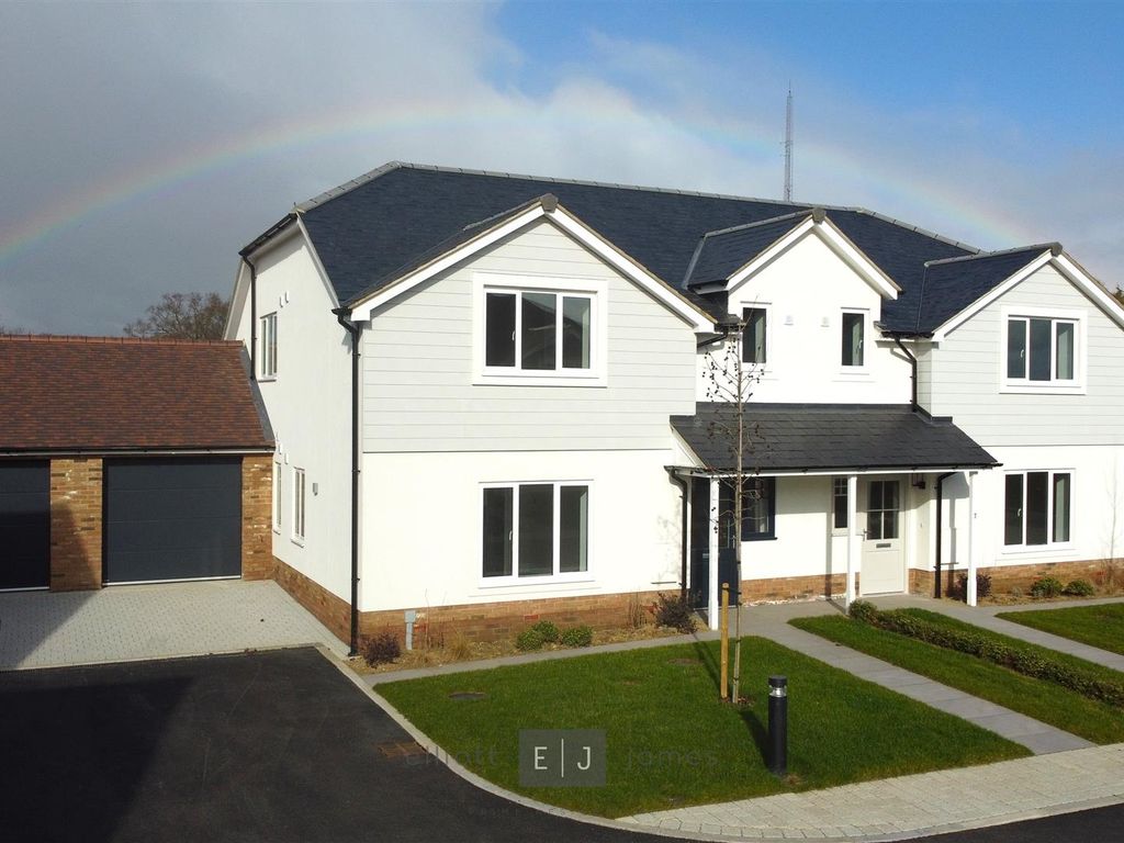 3 bed semidetached house for sale in Meadowcroft Gardens, High Beech