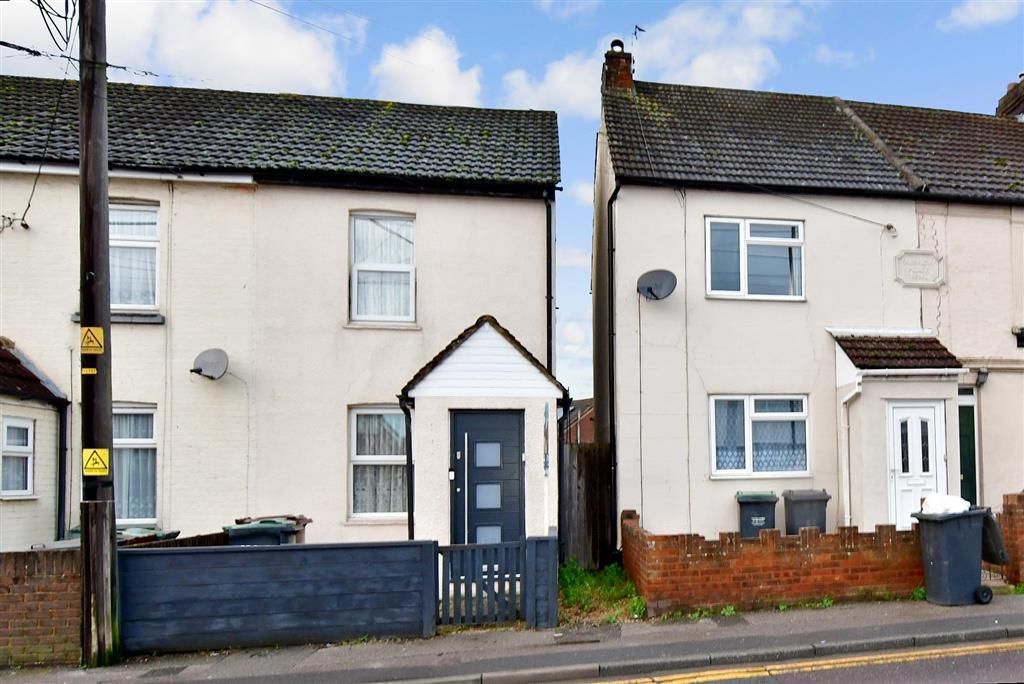 3 bed terraced house for sale in Malling Road, Snodland, Kent ME6, £