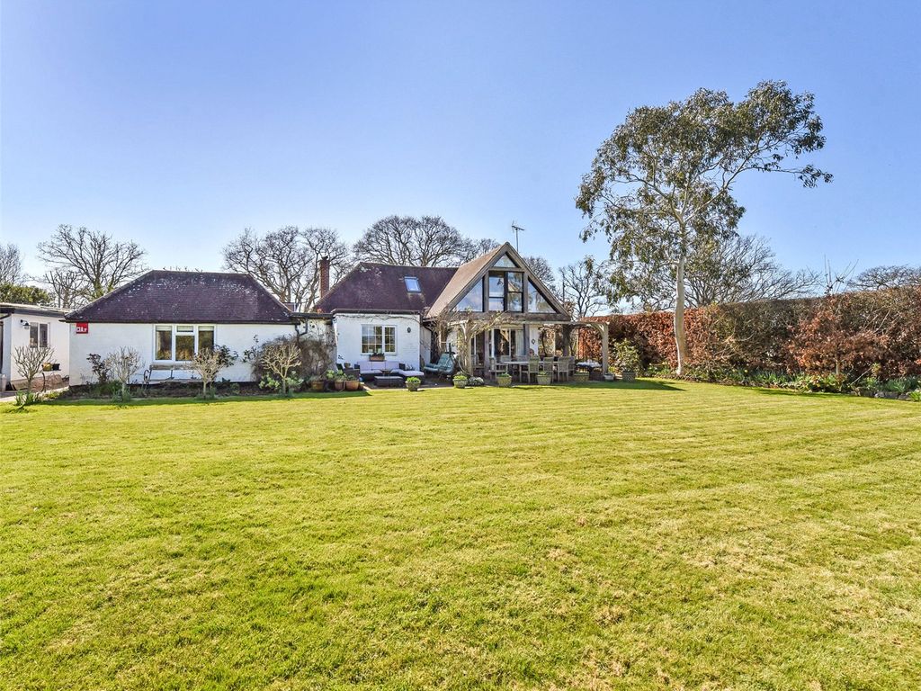 4 bed bungalow for sale in Smugglers Lane, Bosham, Chichester, West