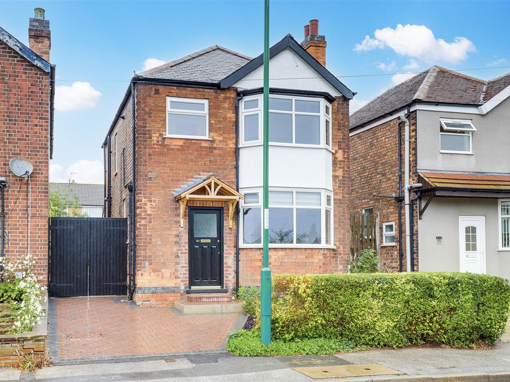 3 bed detached house for sale in Parkdale Road, Bakersfield