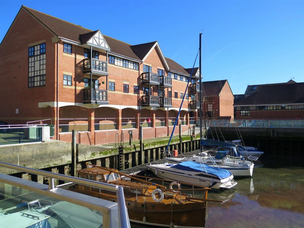 2 bed flat for sale in Emerald Quay, ShorehamBySea BN43 Zoopla