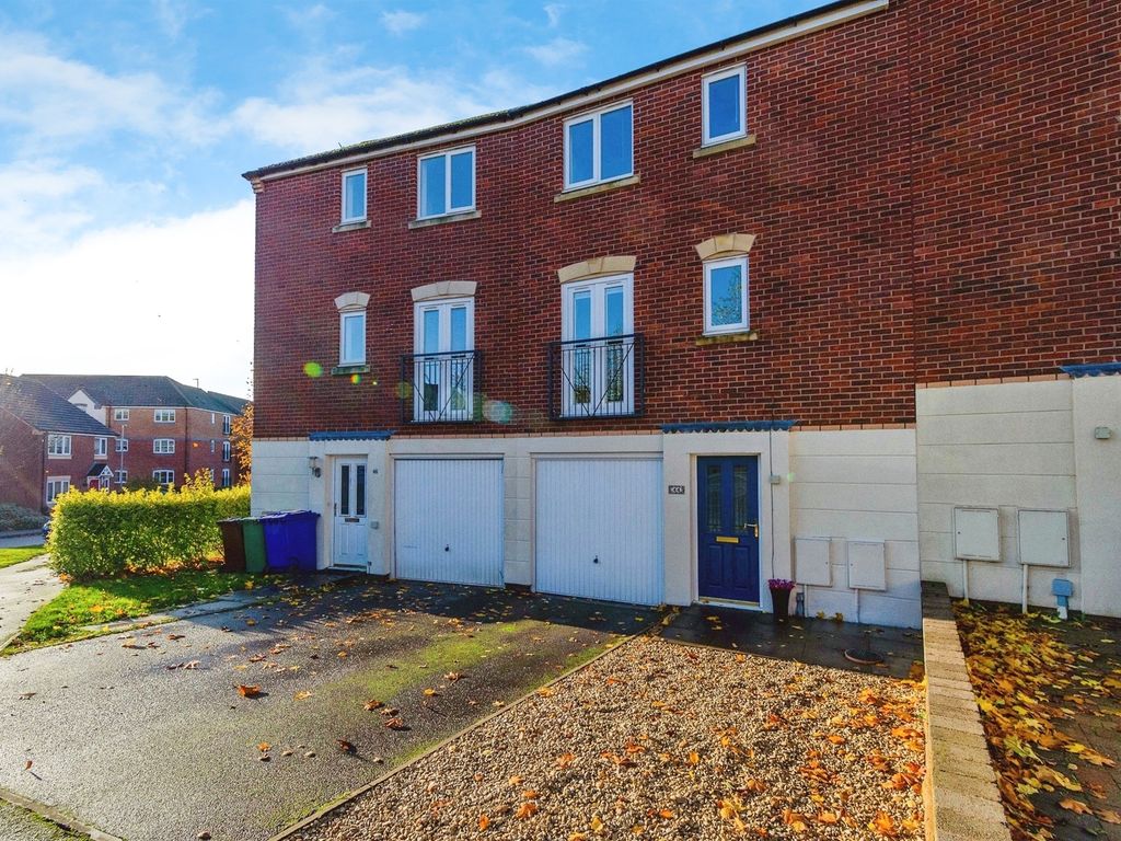 4 bed town house for sale in Pheasant Way, Cannock WS11, £290,000 Zoopla