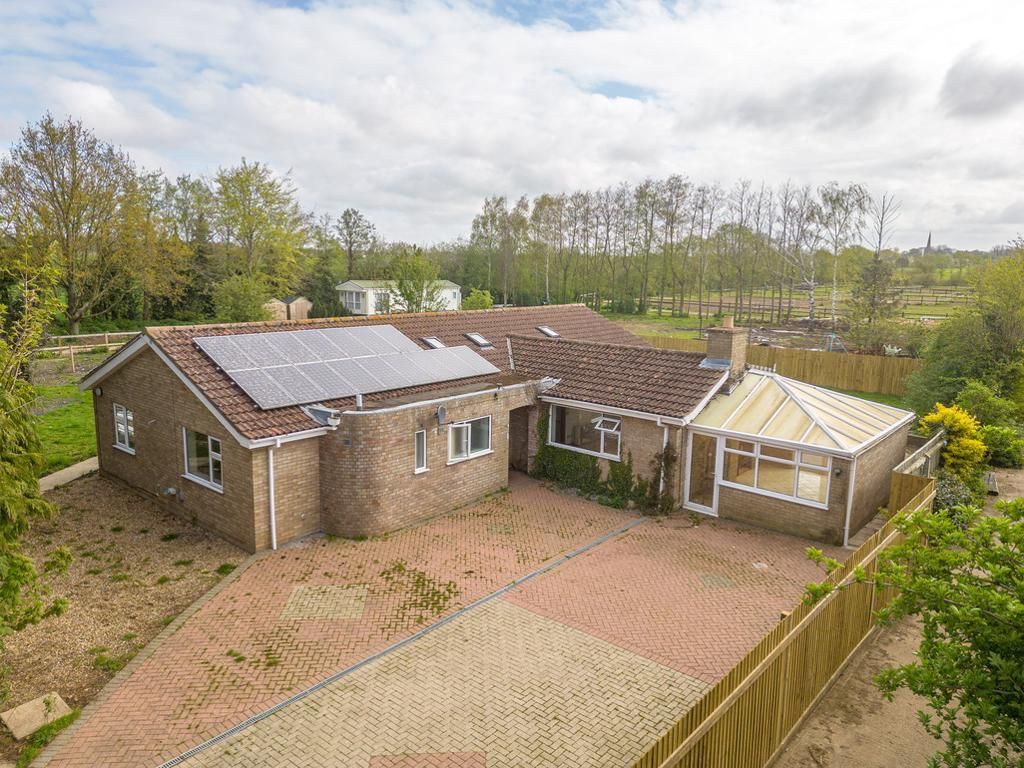 4 bed detached bungalow for sale in Mays Lane, Leverington, Wisbech
