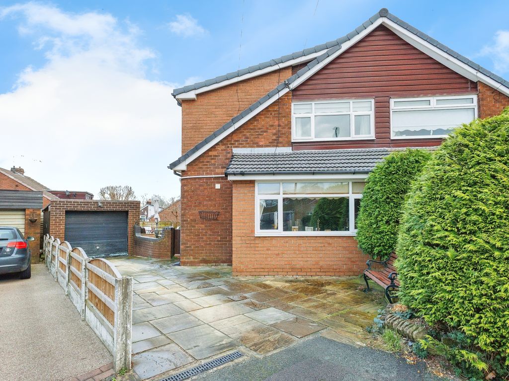 3 bed semidetached house for sale in Essex Close, Failsworth