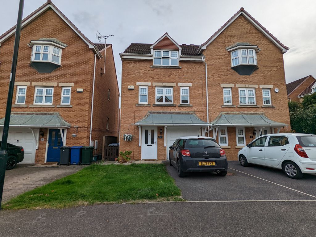 3 bed property to rent in Oak Court, Balby, Doncaster DN4 Zoopla
