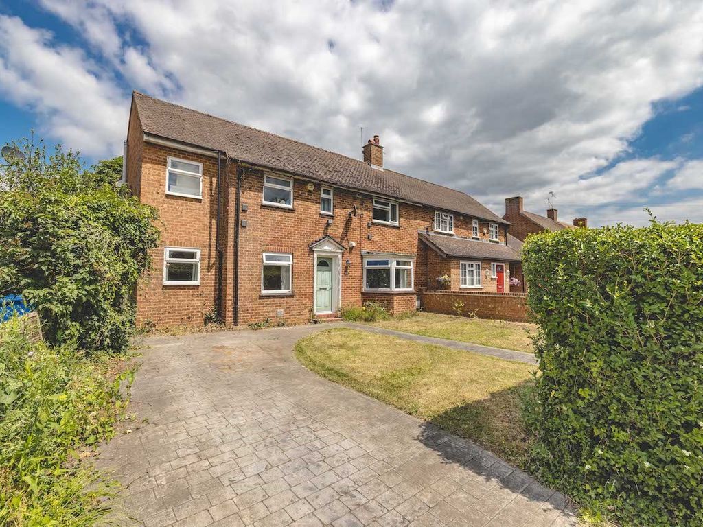 4 bed semidetached house for sale in Montrose Avenue, Datchet SL3, £