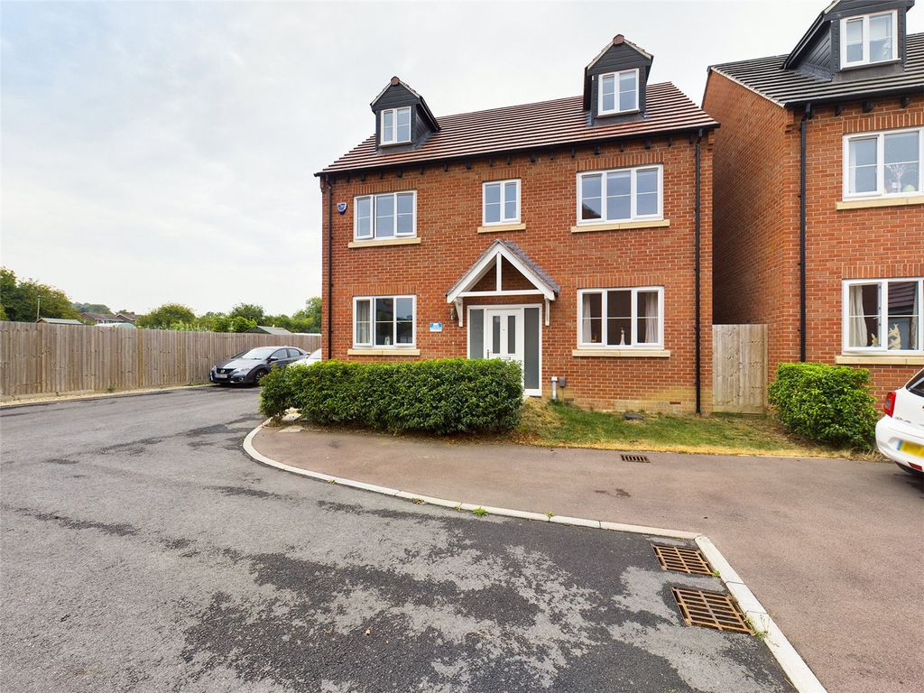 New Dawn View, Gloucester, Gloucestershire GL1  