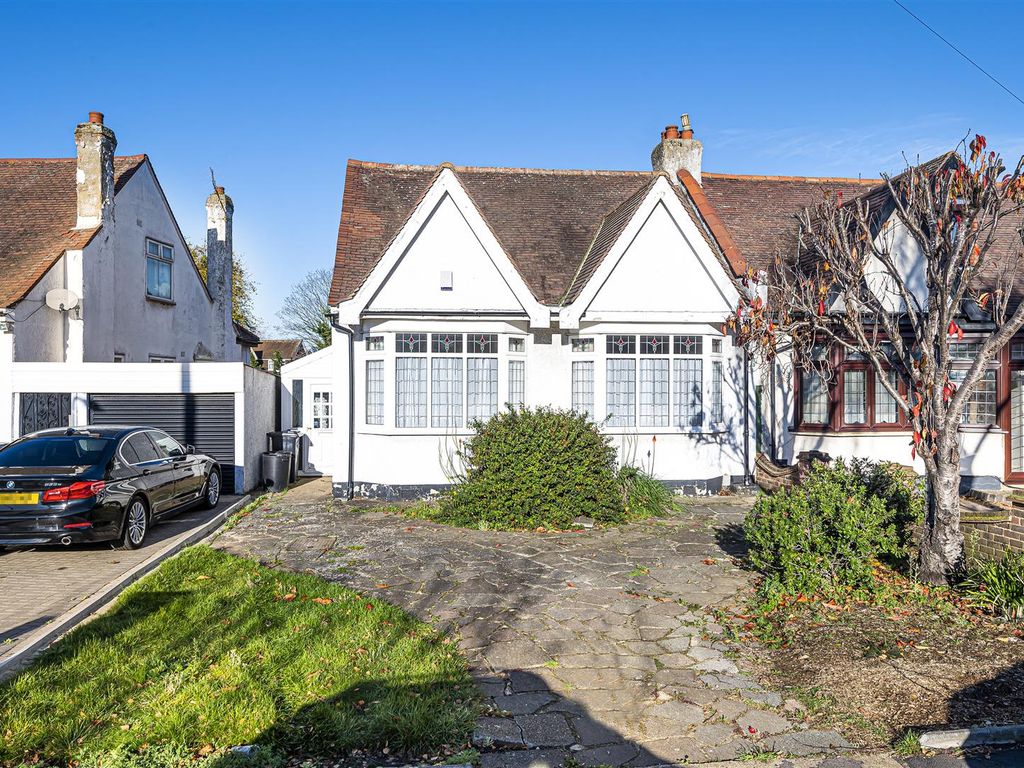 2 bed bungalow for sale in Levett Gardens, Ilford IG3 Zoopla