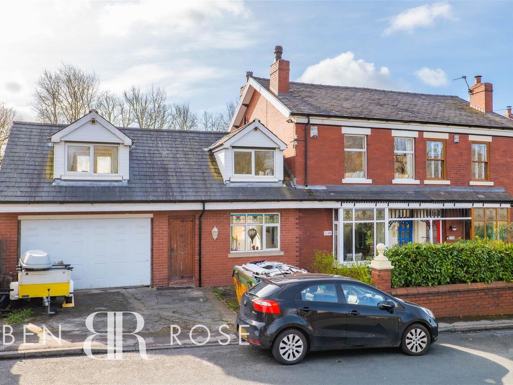 5 bed semidetached house for sale in Blackburn Road, Heapey, Chorley