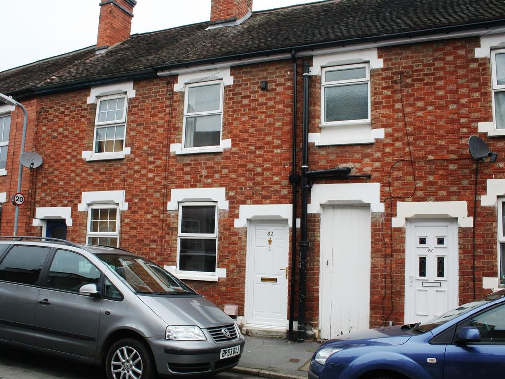 2 bed terraced house to rent in Newlands, Pershore, Worcestershire WR10