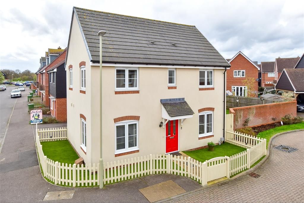 3 bed detached house for sale in Lincoln Gardens, Kingsnorth, Ashford