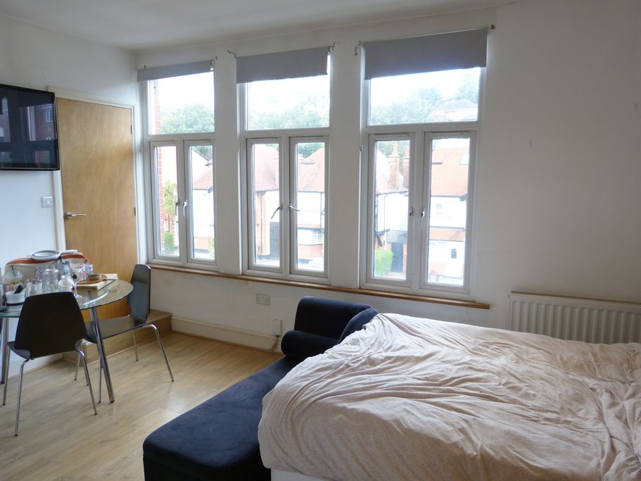 Studio to rent in Finchley Road, London NW11 Zoopla