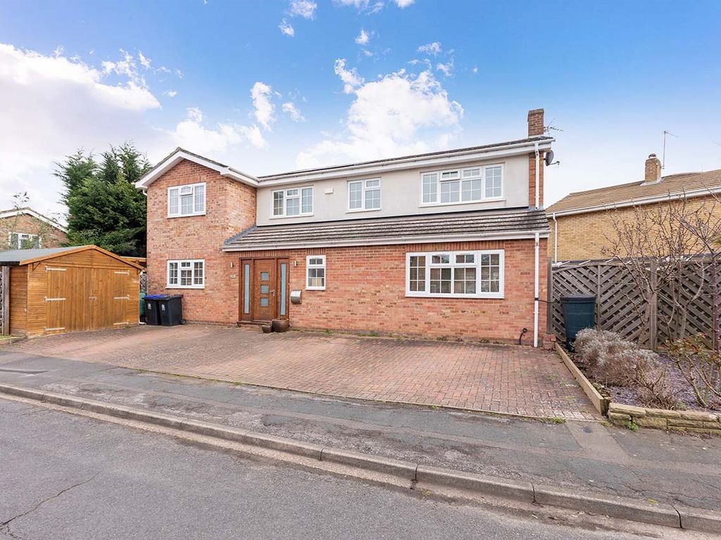 4 bed detached house for sale in Long Drive, Burnham SL1, £800,000 Zoopla