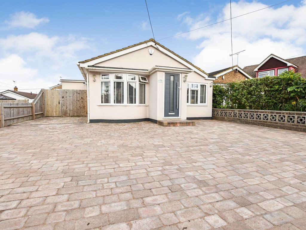 2 bed detached bungalow for sale in May Avenue, Canvey Island SS8 Zoopla