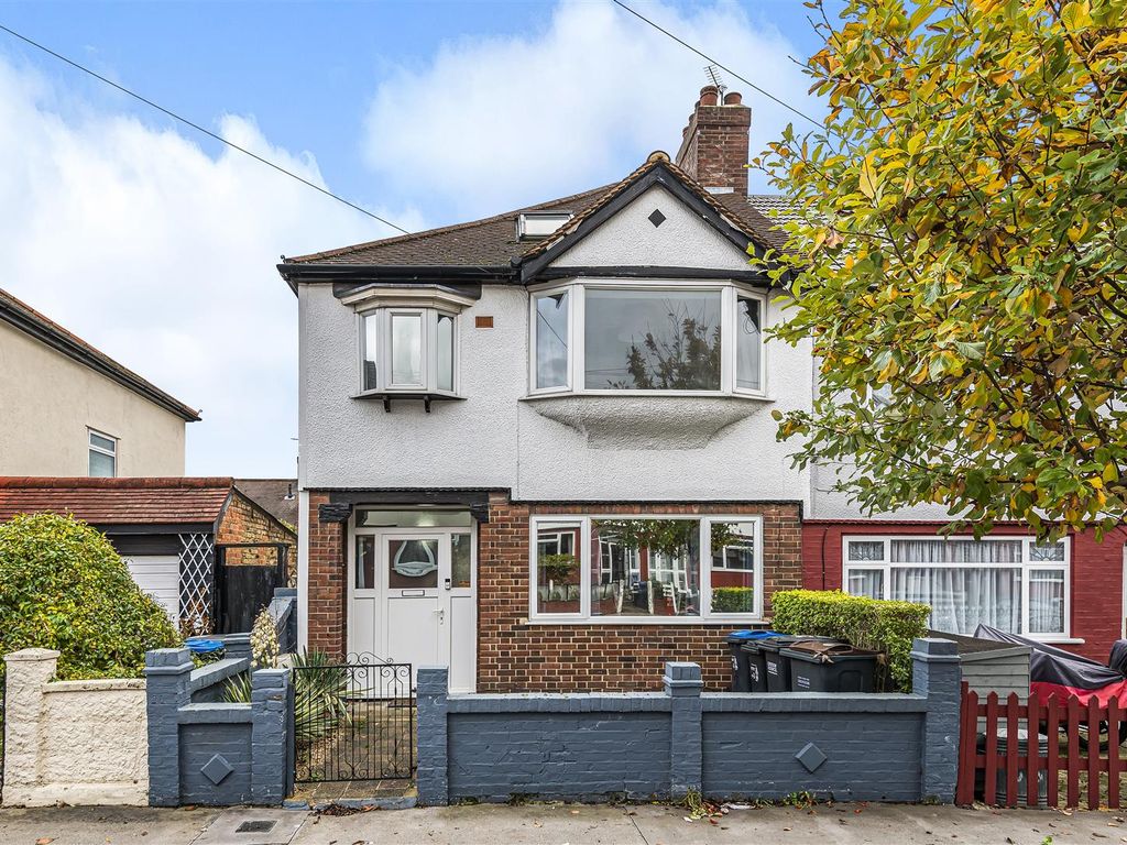 4 bed end terrace house for sale in Waverley Road, London SE25 Zoopla