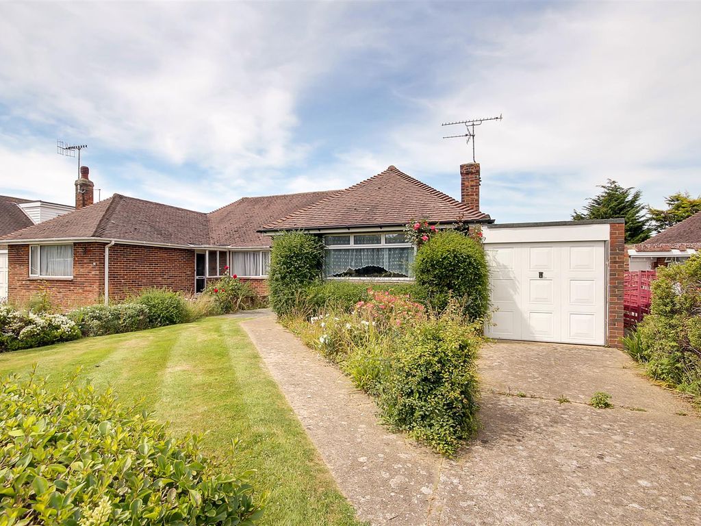 3 bed semidetached bungalow for sale in Goring Way, GoringBySea