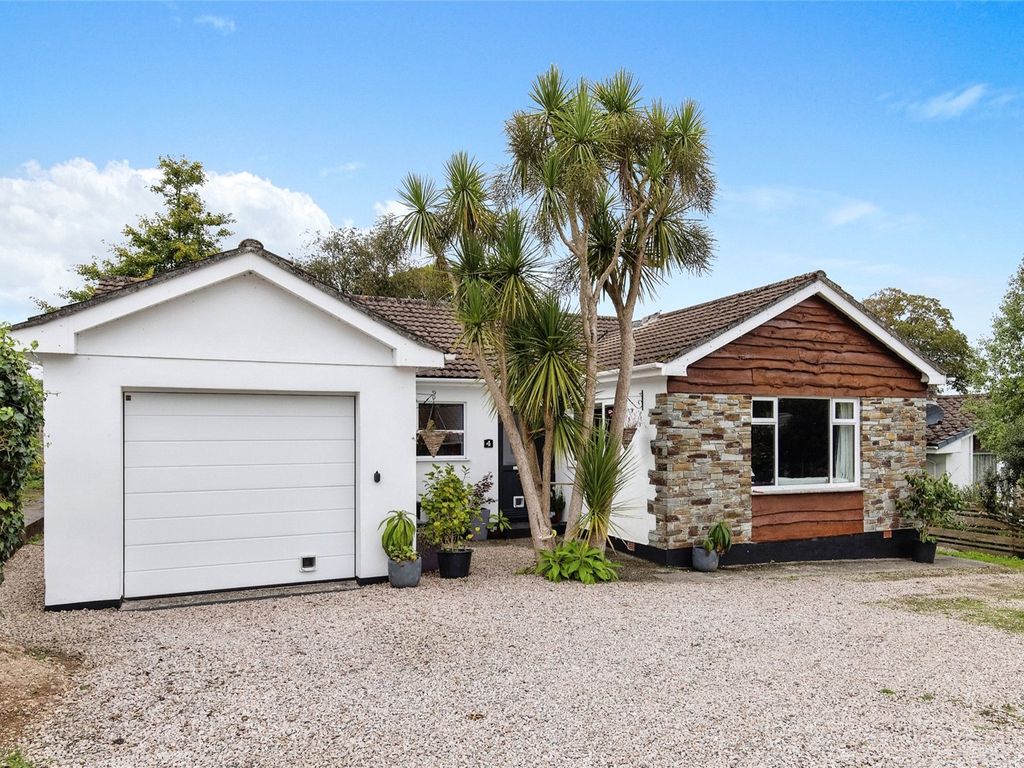 3 bed bungalow for sale in Athelstan Park, Bodmin, Cornwall PL31, £