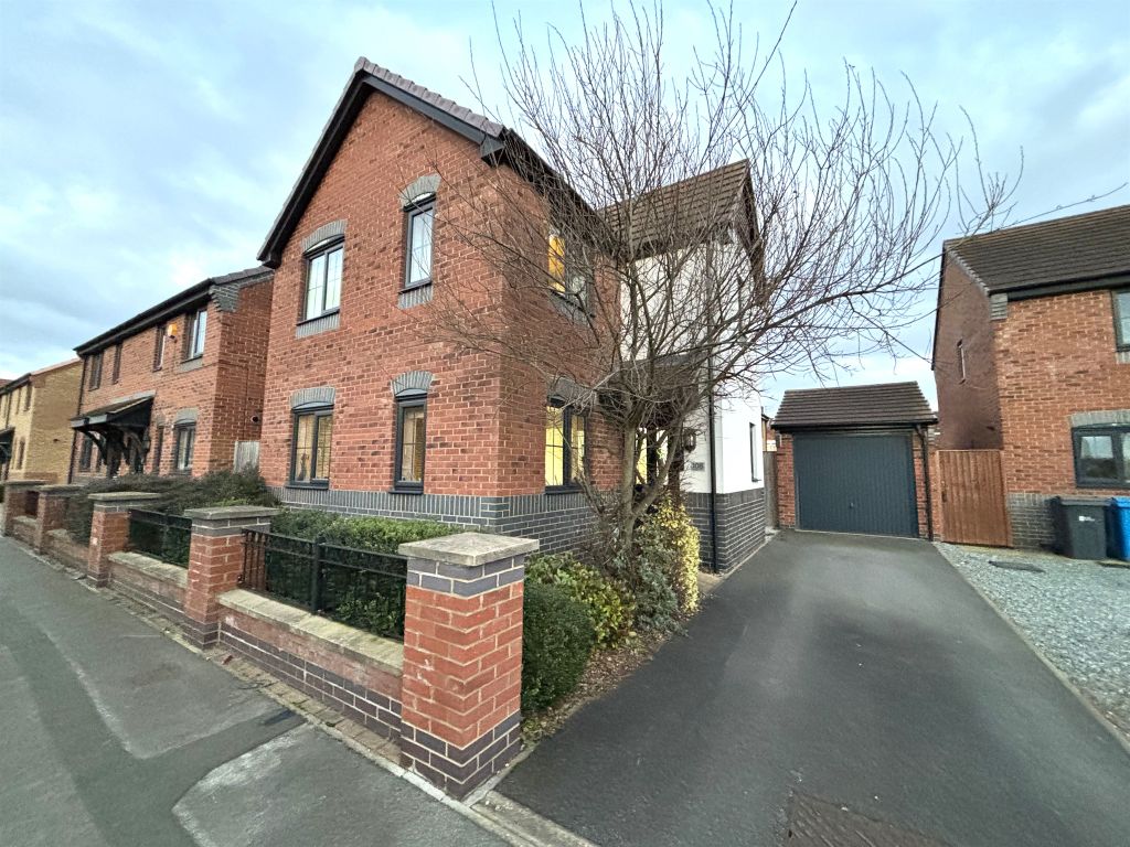 3 bed detached house for sale in Parkfield Drive, Hull HU3, £190,000