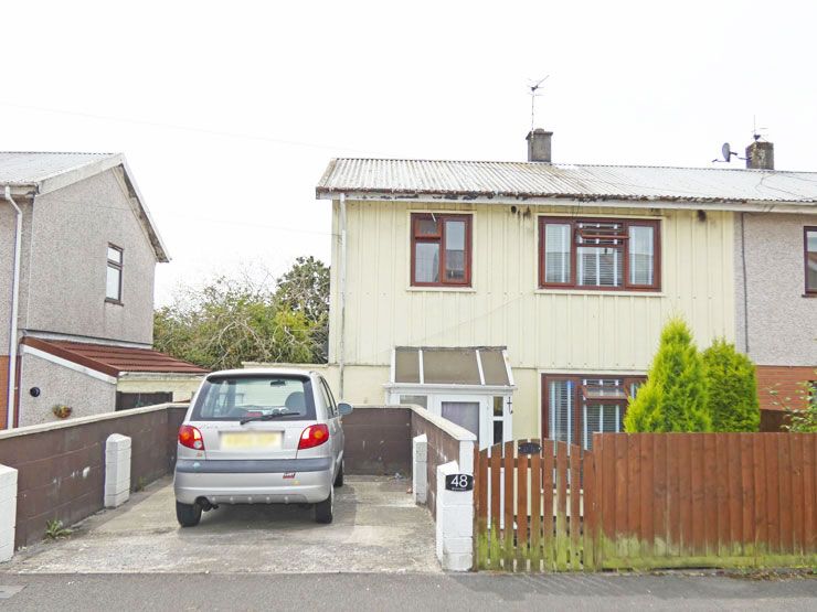 4 bed semidetached house for sale in Bryncelyn, Nelson, Treharris CF46