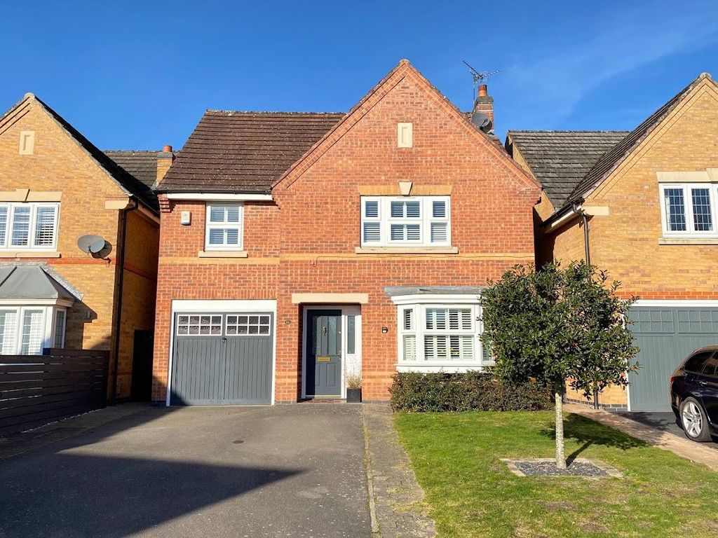 4 bed detached house for sale in Sherroside Close, Allestree, Derby