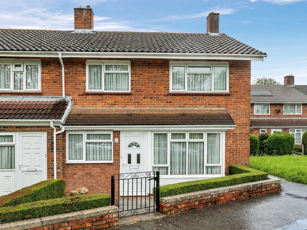 3 bed end terrace house for sale in Ifield Drive, Ifield, Crawley RH11, £325,000 Zoopla