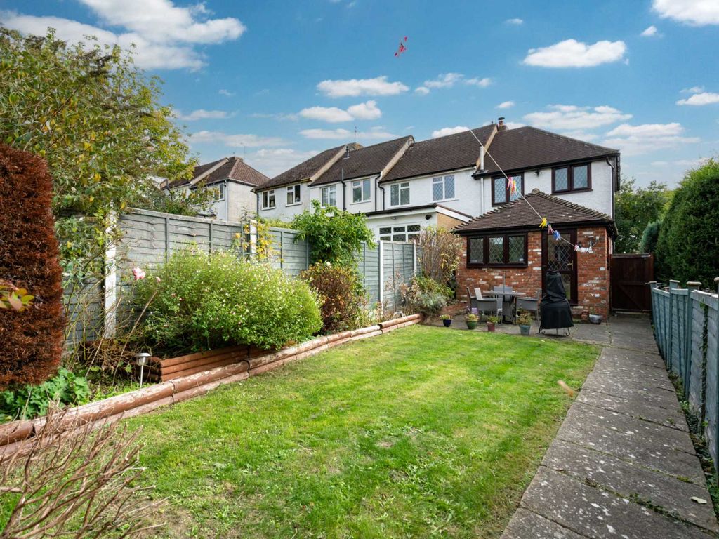 Glenview Road Boxmoor HP1  