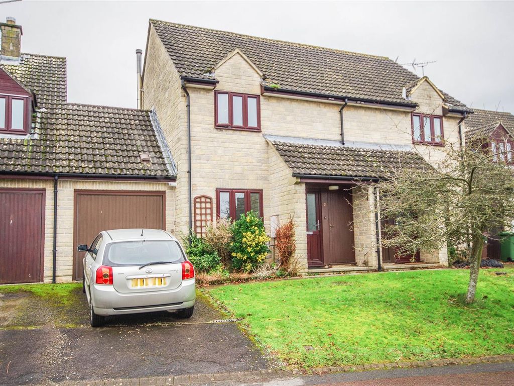2 bed semidetached house to rent in Warren Croft, North Nibley